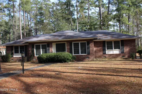 20 Edgewood Rd, Varnville, SC 29944