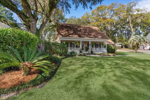2502 Stratford Ln, Beaufort, SC 29902