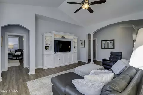 14 Southpoint Ct, Bluffton, SC 29910 photo 17