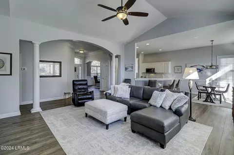 14 Southpoint Ct, Bluffton, SC 29910 photo 6