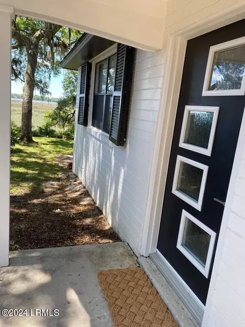 15 Colony Gardens Rd, Beaufort, SC 29907