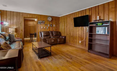 2513 Greenlawn Cir, Beaufort, SC 29902