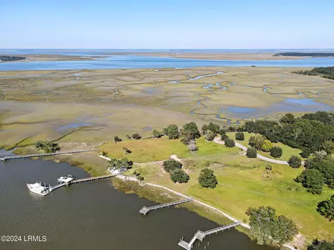 113 Jenkins Bluff Dr, Saint Helena Island, SC 29920