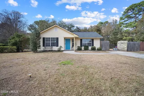 17 Irongate Dr, Beaufort, SC 29906