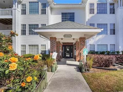 1231 Ladys Island Dr #217, Port Royal, SC 29935