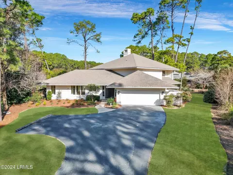19 Sawtooth Ct, Hilton Head Island, SC 29926