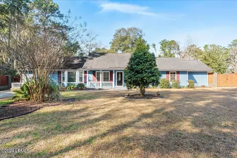 37 Walnut Hill St, Beaufort, SC 29907