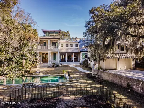 20 Lucy Creek Dr, Beaufort, SC 29907