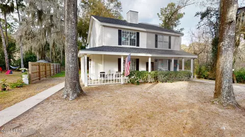 900 A 16th St, Port Royal, SC 29935