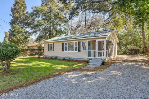 2912 4th St, Beaufort, SC 29902