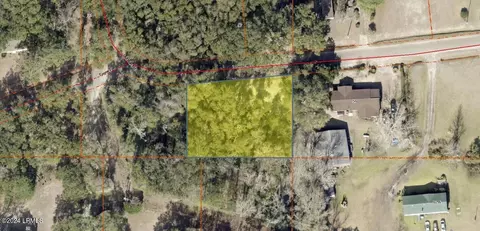 50 Toomer Rd, Saint Helena Island, SC 29920