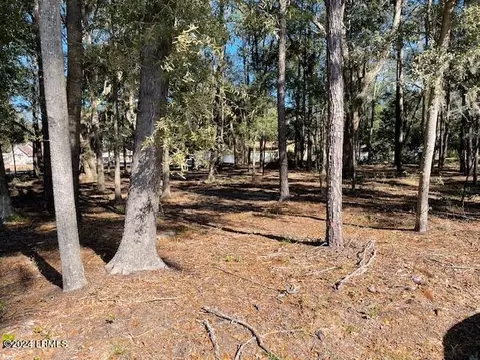 6008 Green Pond Dr, Beaufort, SC 29906