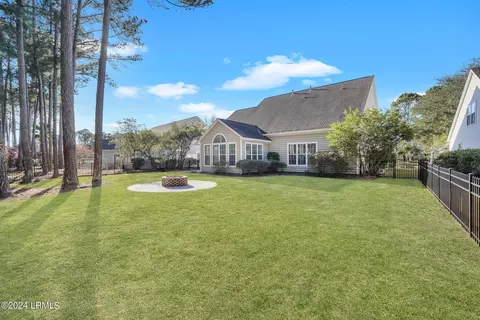 Exterior - 108 Pinecrest Cir, Bluffton, SC 29910 photo 3 of 6