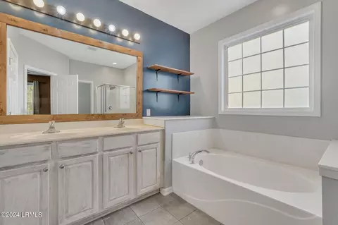 Bath - 108 Pinecrest Cir, Bluffton, SC 29910 photo 2 of 2