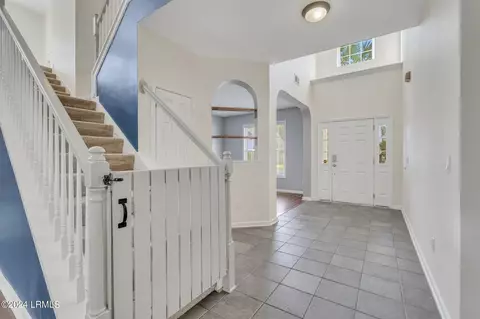 Entry Way - 108 Pinecrest Cir, Bluffton, SC 29910 photo 3 of 9
