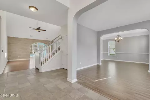 Entry Way - 108 Pinecrest Cir, Bluffton, SC 29910 photo 2 of 9