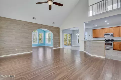 Entry Way - 108 Pinecrest Cir, Bluffton, SC 29910 photo 5 of 9