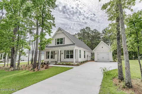 34 Faculty Dr, Beaufort, SC 29907