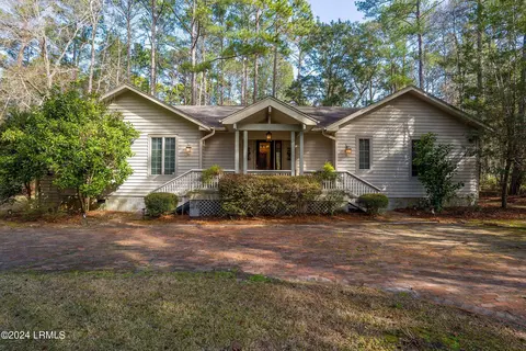 30 Wallace Rd, Beaufort, SC 29907
