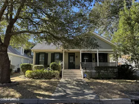 16 Brisbane Dr, Beaufort, SC 29902