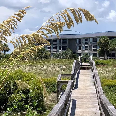 2 Harbor Dr N #L101, Saint Helena Island, SC 29920
