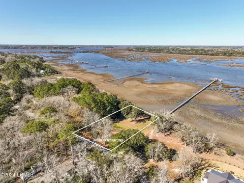 27 Crystal St, Seabrook, SC 29940