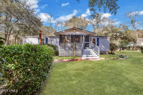 5 Laurel Hill Ln, Beaufort, SC 29907