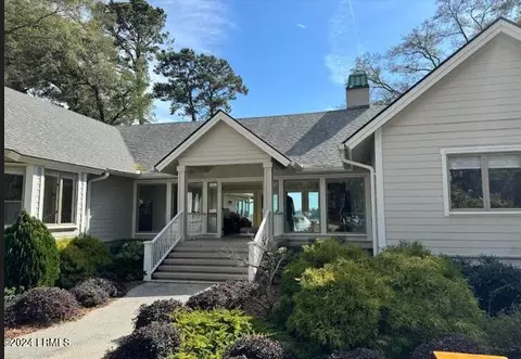 535 Island Cir E, Saint Helena Island, SC 29920