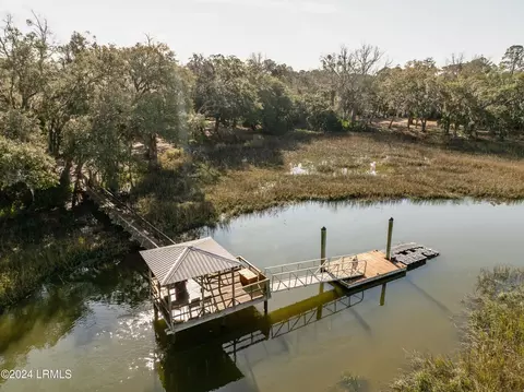 125 Coffin Point Rd, Saint Helena Island, SC 29920