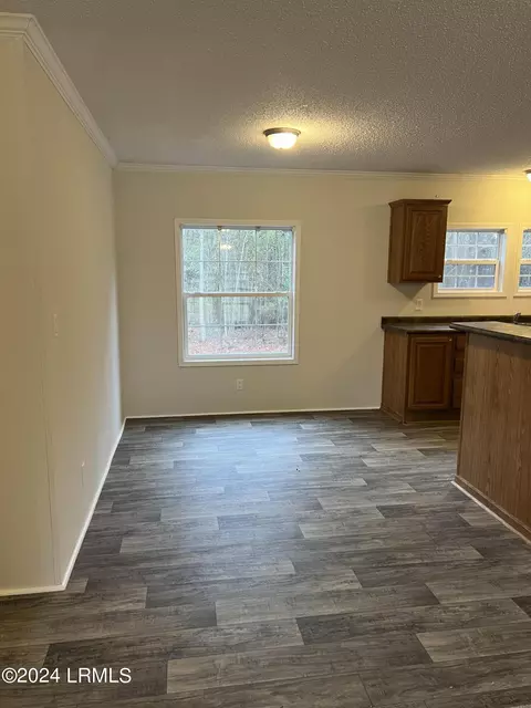 211 Deneaux Rd, Orangeburg, SC 29115 photo 9