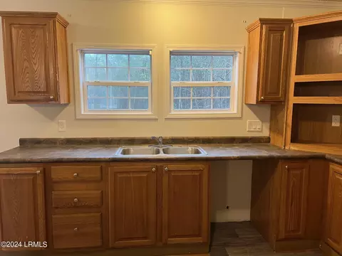 211 Deneaux Rd, Orangeburg, SC 29115 photo 10