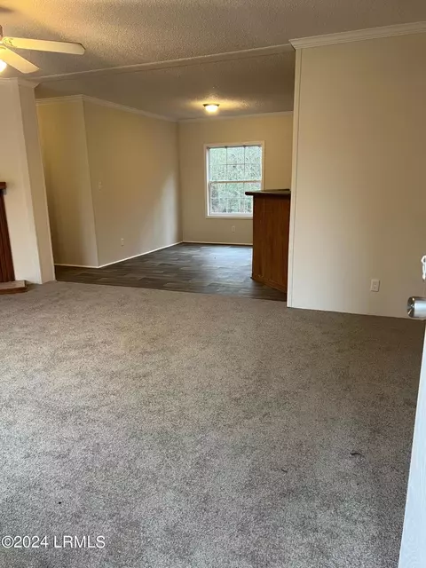 211 Deneaux Rd, Orangeburg, SC 29115 photo 4