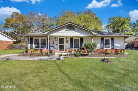 35 Hewlett Rd, Beaufort, SC 29907