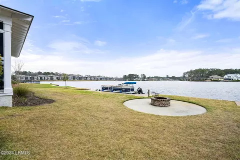 Exterior - 620 Flatwater Dr, Bluffton, SC 29910 photo 8 of 9
