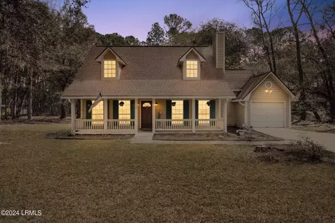 10 Walnut Hill St, Beaufort, SC 29907