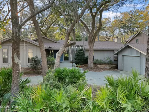 15 Forest Dr, Hilton Head Island, SC 29928
