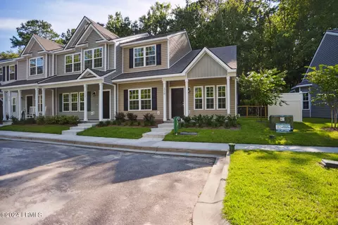 210 Admiration Ave, Beaufort, SC 29906