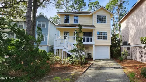 16 Pine Burr Rd E #8, Hilton Head Island, SC 29926
