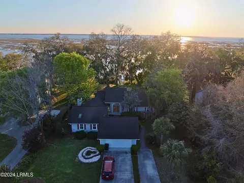 710 Sunset Cir, Beaufort, SC 29906