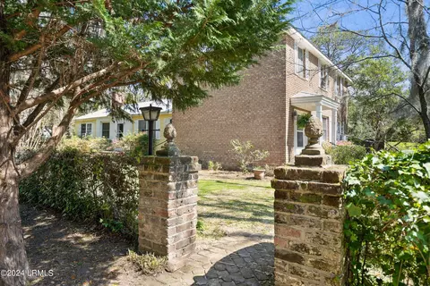 809 Hamilton St, Beaufort, SC 29902