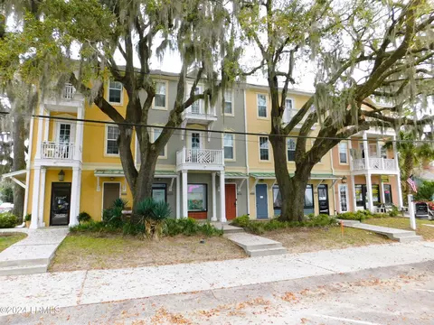 820 Paris Ave #A, Port Royal, SC 29935