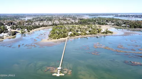 416 Islands Ave, Beaufort, SC 29902