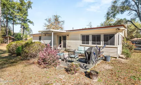 Exterior - 106 Johnstone St, Hampton, SC 29924 photo 4 of 8