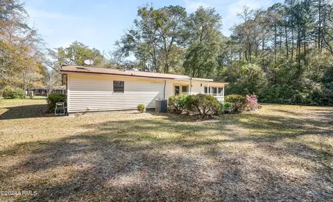 Exterior - 106 Johnstone St, Hampton, SC 29924 photo 5 of 8