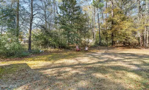Exterior - 106 Johnstone St, Hampton, SC 29924 photo 6 of 8