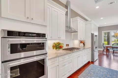Kitchen - 91 Wicklow Dr, Bluffton, SC 29910 photo 8 of 8