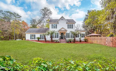 51 Lucy Creek Dr, Beaufort, SC 29907
