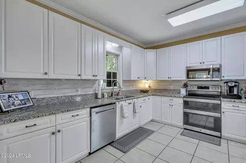 Kitchen - 8 Alljoy Rd, Bluffton, SC 29910 photo 1 of 5