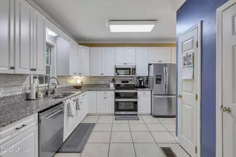 Kitchen - 8 Alljoy Rd, Bluffton, SC 29910 photo 2 of 5