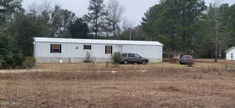 39 Cardinal Rd, Varnville, SC 29944